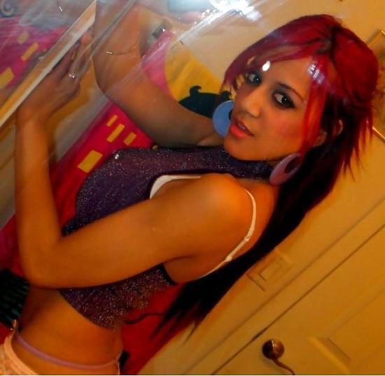16P Stunning red head latina
