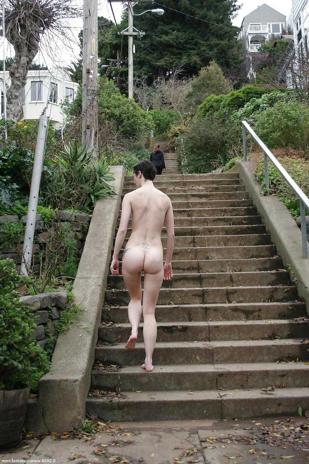 25P Public Nude Girls 15