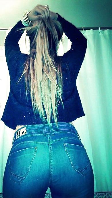 25P Girls in tight pants 3