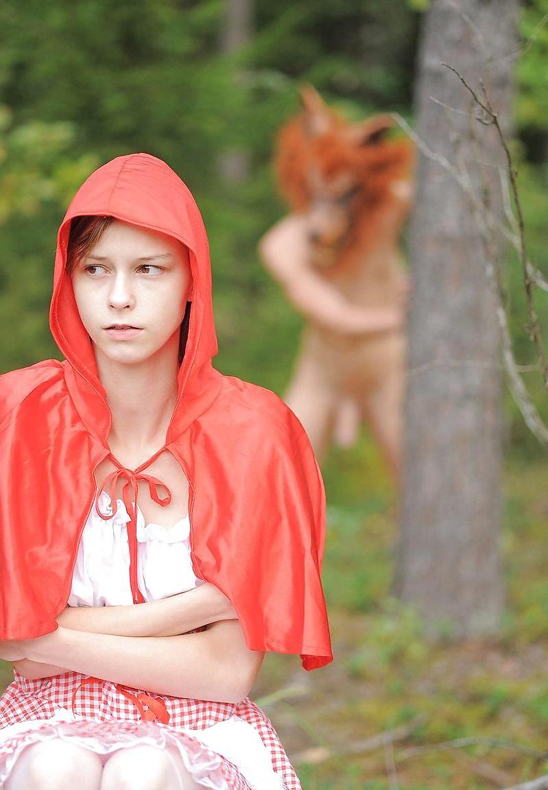15P Beata Undine - Outdoor Fucked