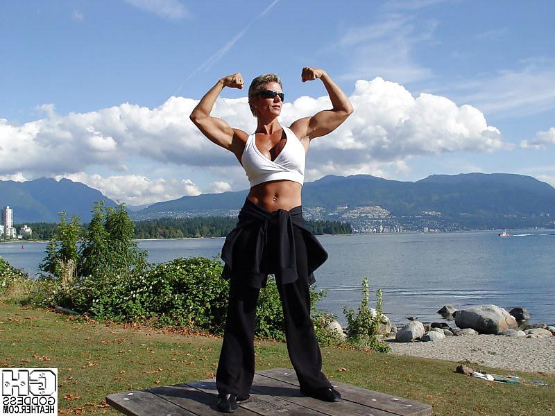 25P Strong power mistress