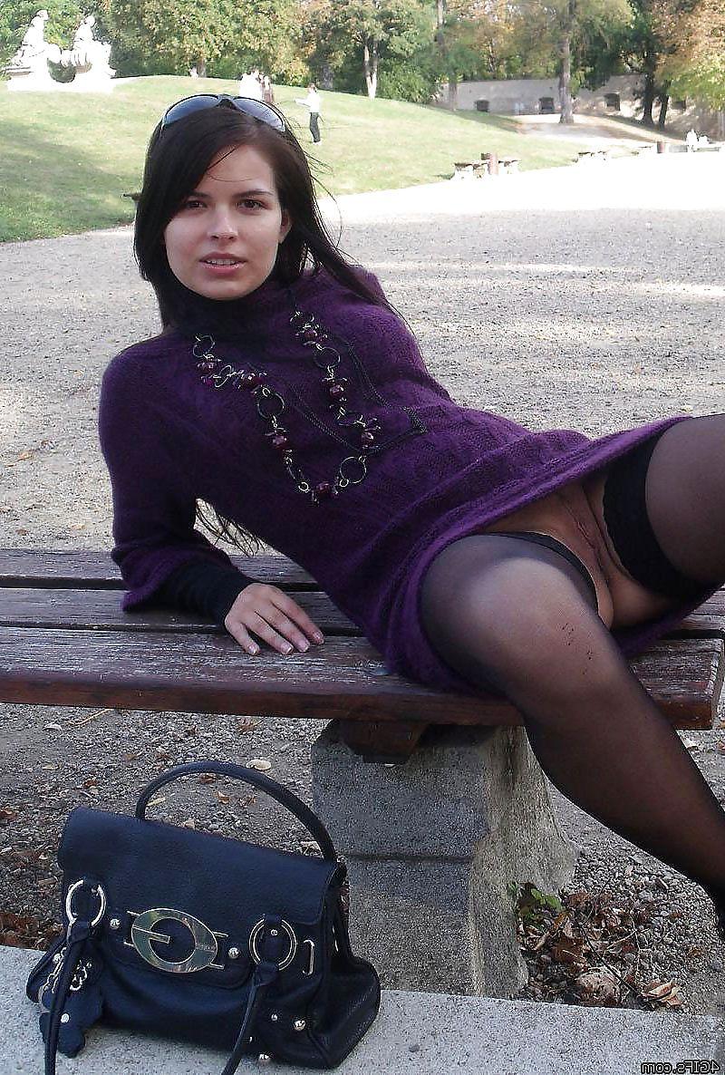 20P Public Nude 01
