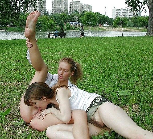 20P Public Nude 01