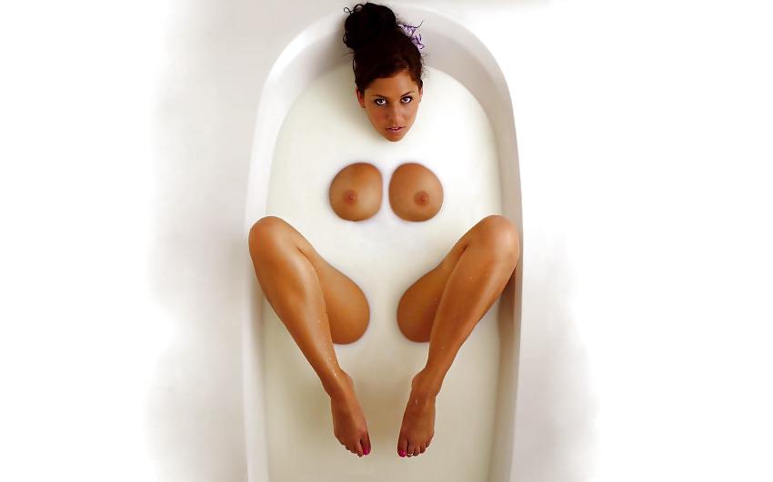 18P Bathroom View -100-