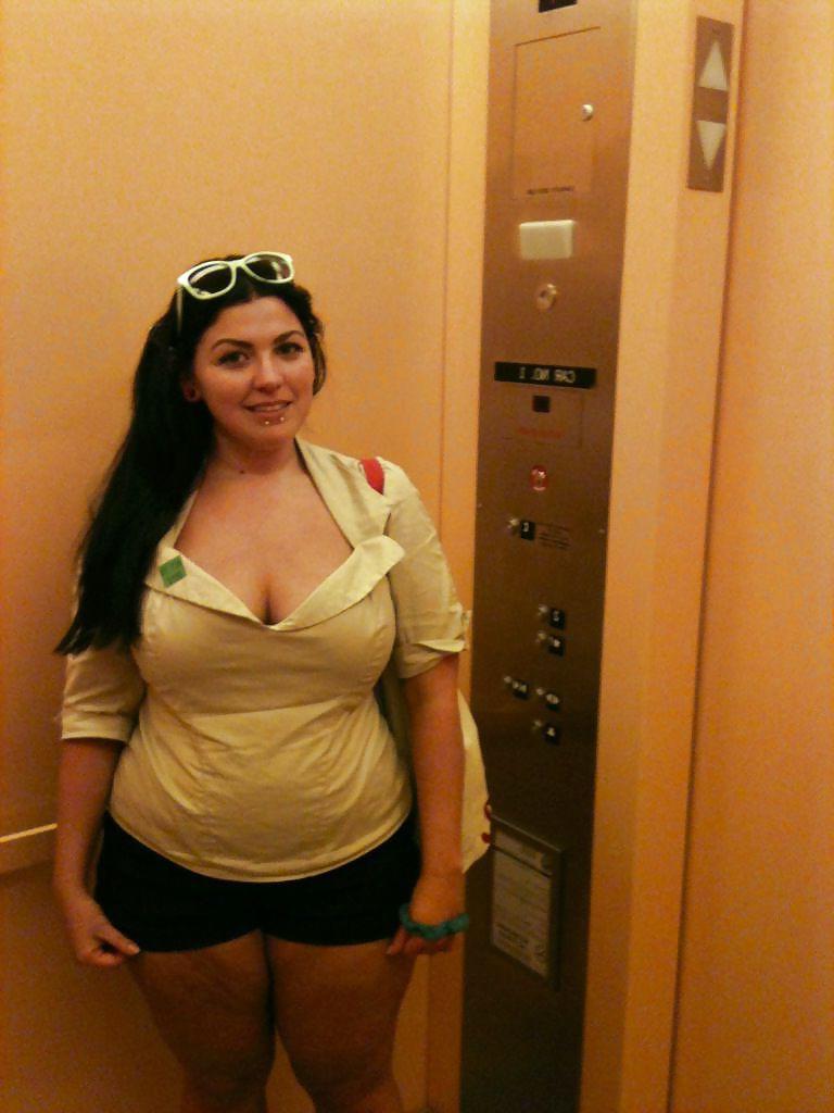 25P Curvy Beauties 56 Clothed Edition