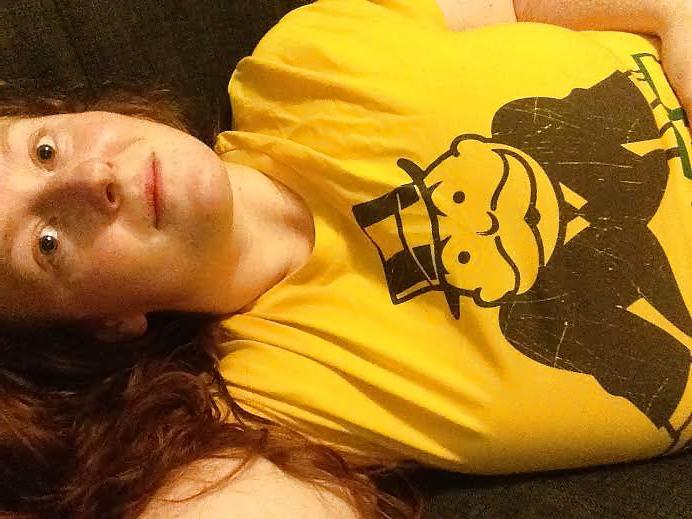 9P MAKENZIE--RED HEAD MILF!!