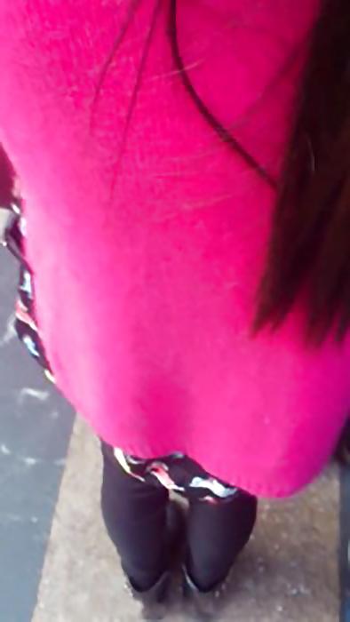 25P Chinese girls in public