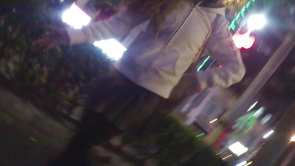 25P Chinese girls in public