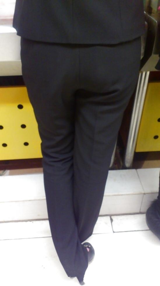 25P Chinese girls in public
