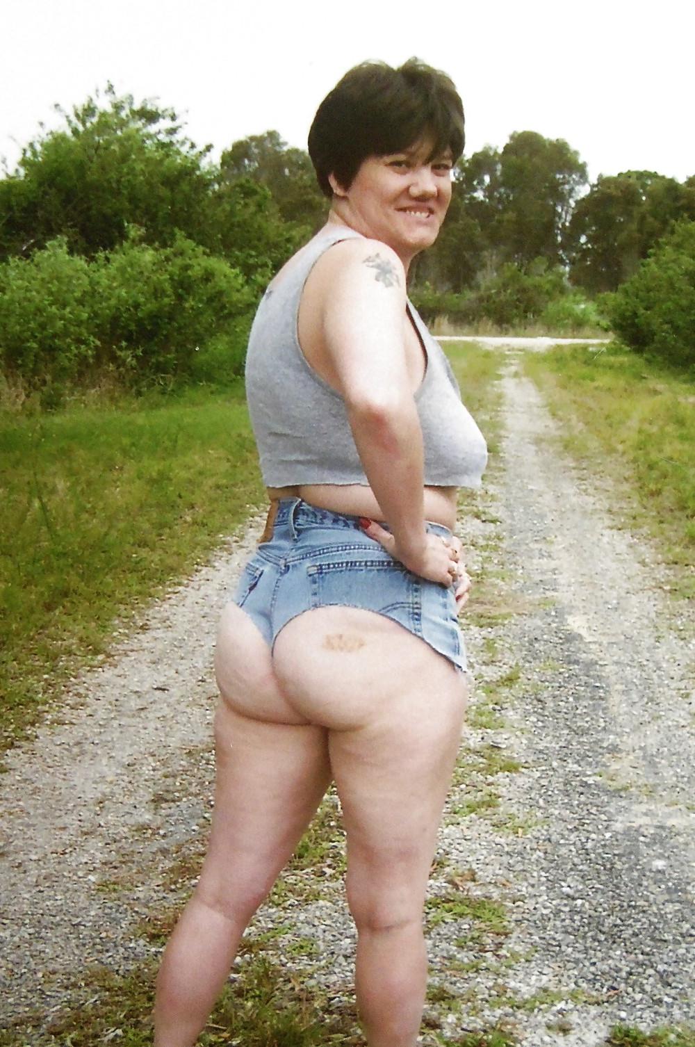 25P White trash mature model