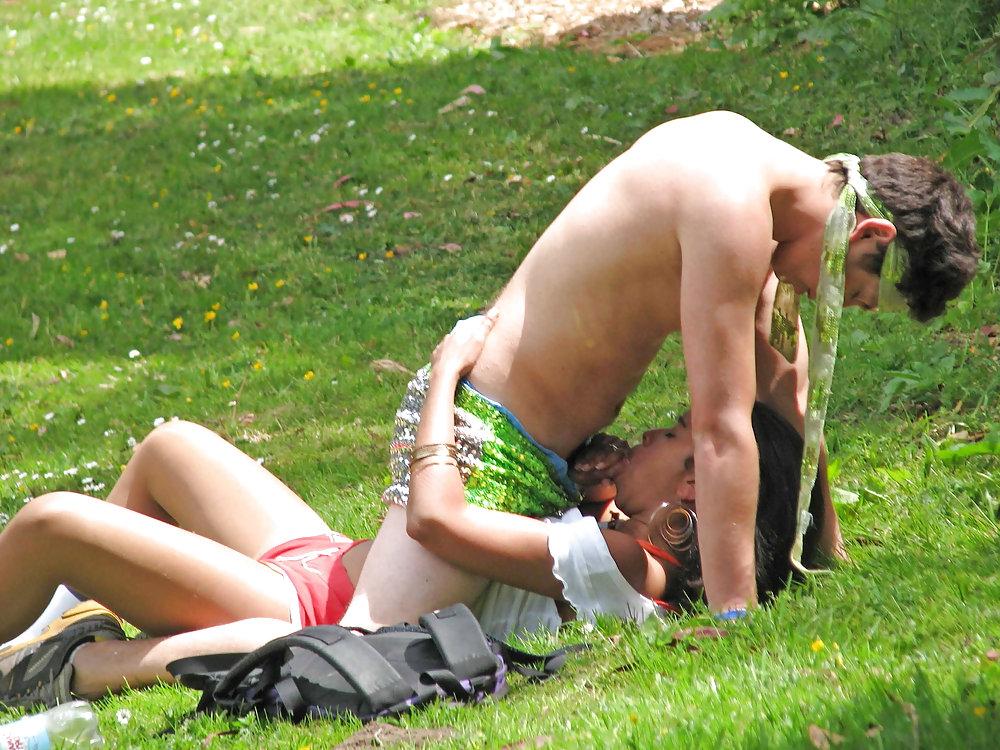 10P TheSandfly Public Sexcapades!