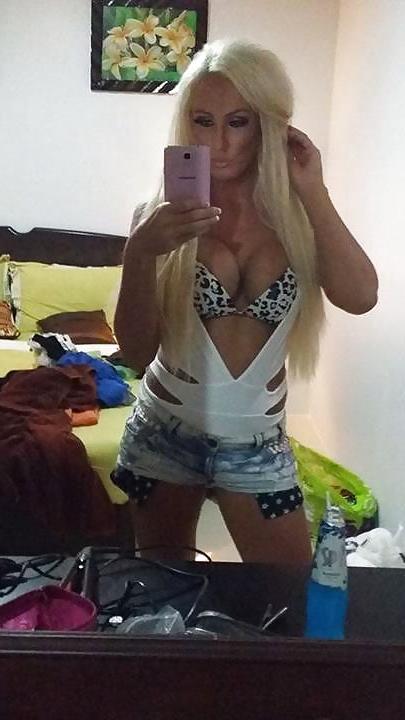 25P Bimbo Lucy Summers