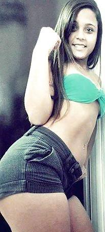 25P Brazilian Woman 20