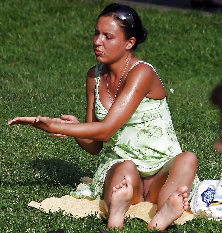 22P Outdoor pussy spy 4