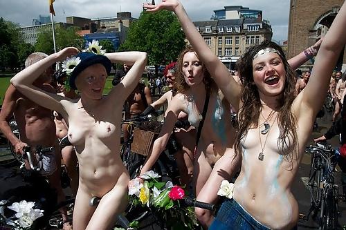 20P Public display 137