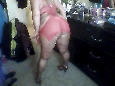 18P Thick white chick with fat ass