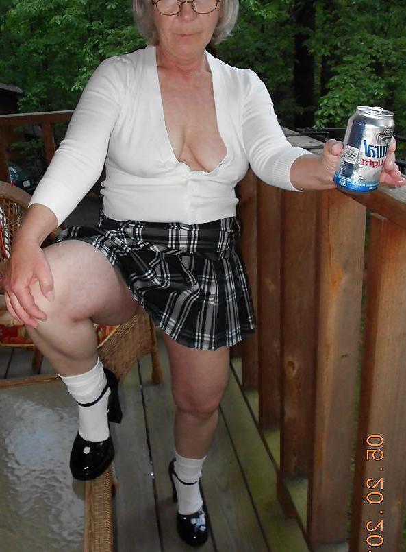 25P Gray Haired Whore 20130523