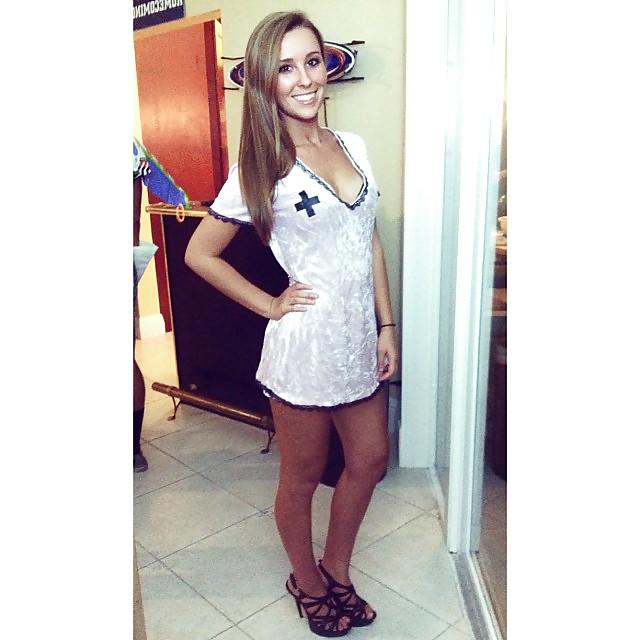 18P Cute Cheerleader