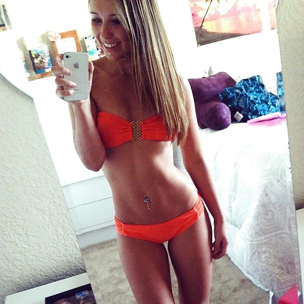 18P Cute Cheerleader