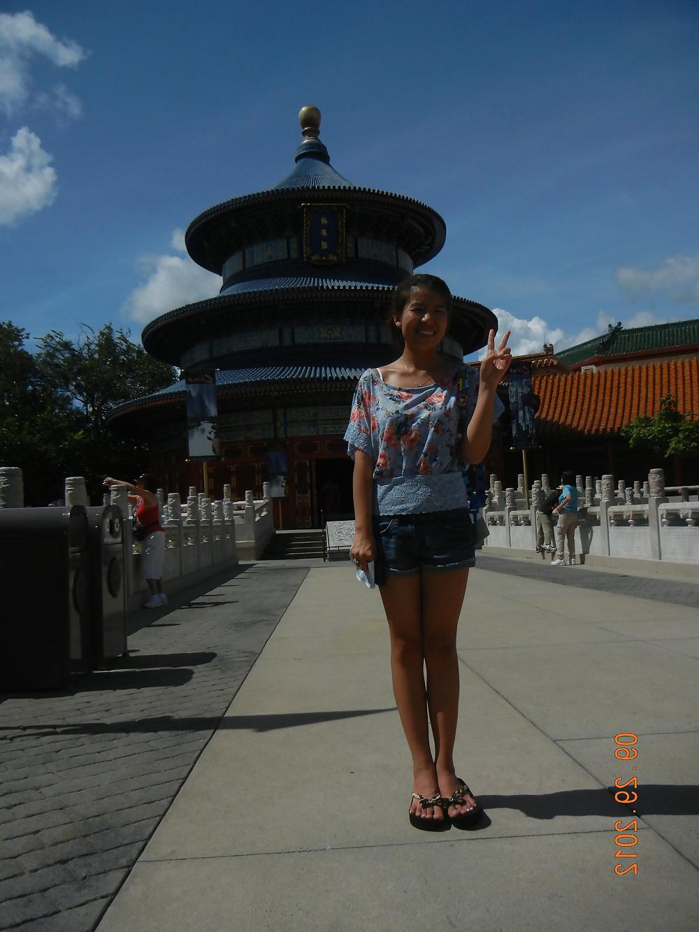25P Random nonnude chinese girl