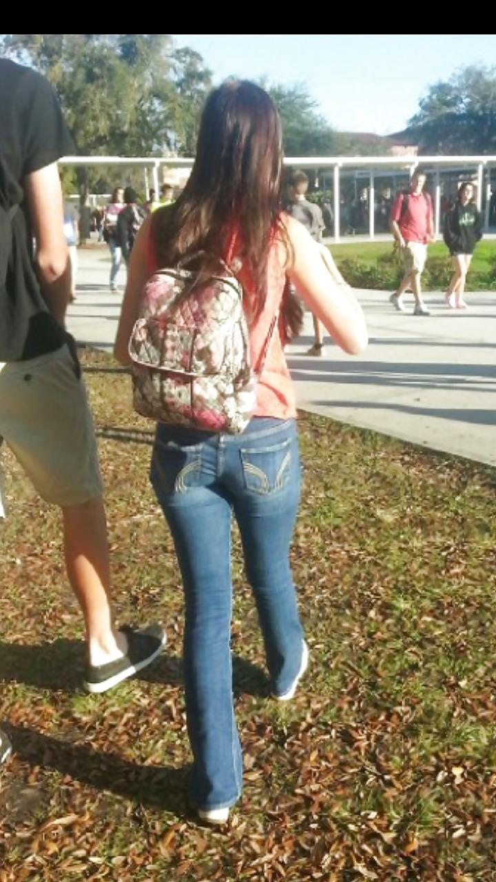 25P Teen Queens in Tight Jeans