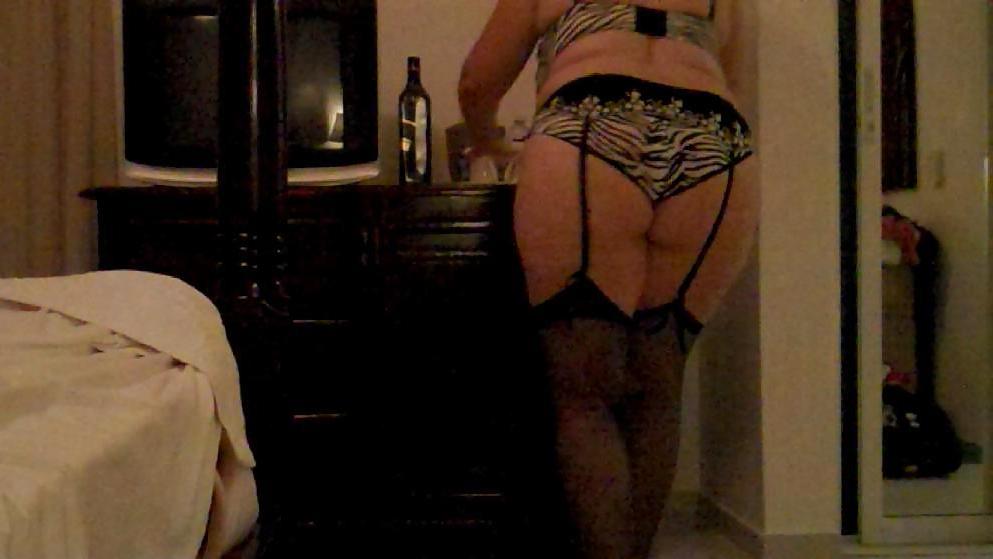 25P CURVY SEXY ASS NICE  Blonde PicS BBW MILF GROUP