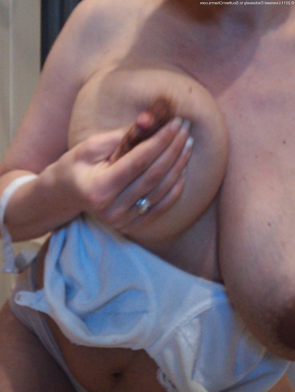 25P Kelly Hart milking tits