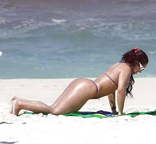 25P Brazilian Sex Bomb Andressa Soares