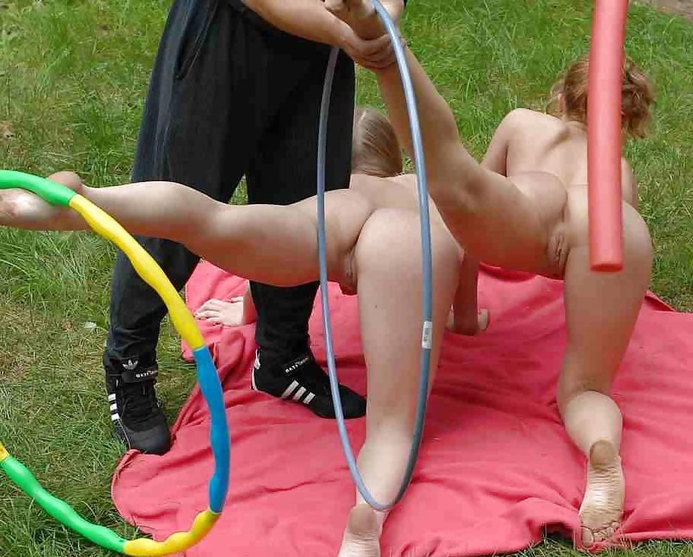 25P Naked teen at sport