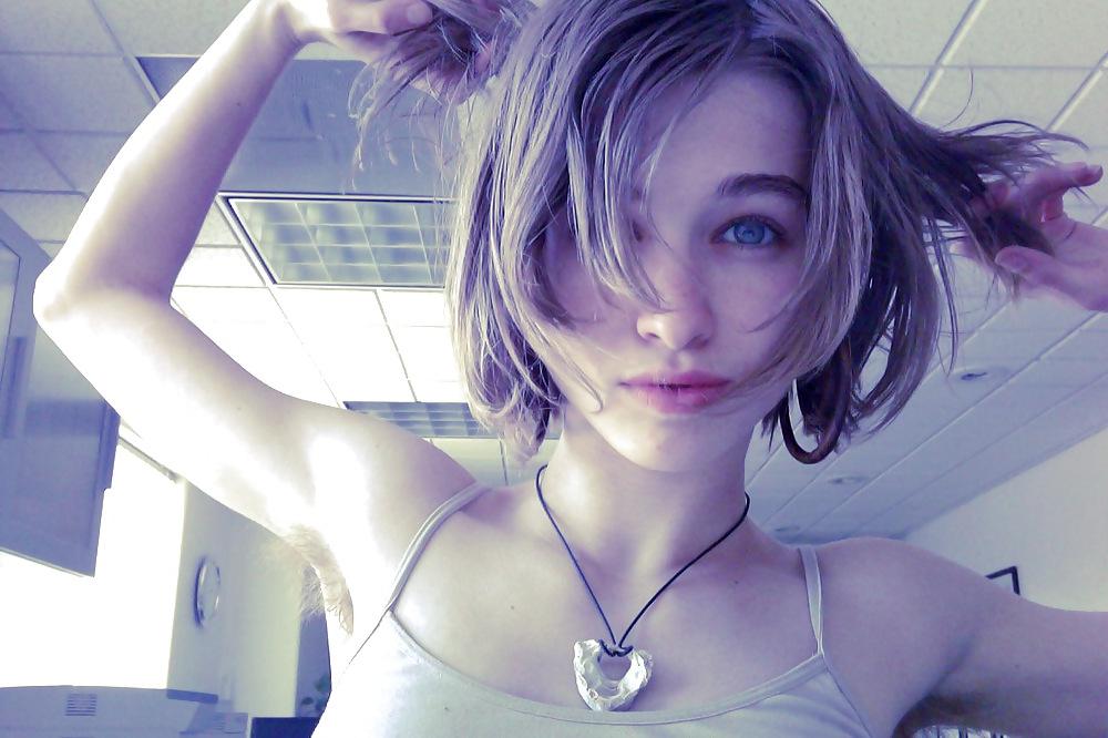 25P Chicks with armpit fur