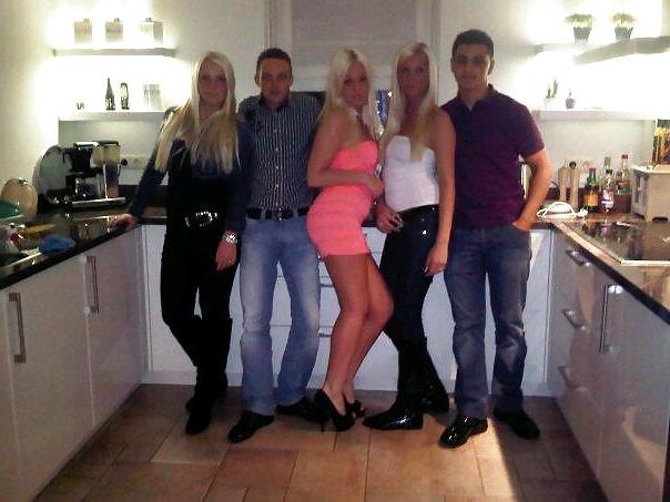 25P Dutch Barbies and Bimbo's