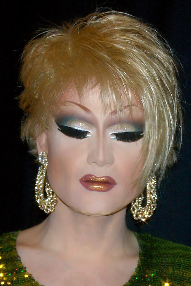 15P Bimbo Training - Makeup