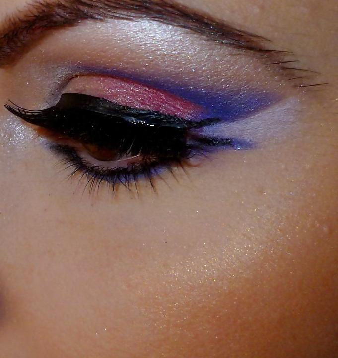 15P Bimbo Training - Makeup