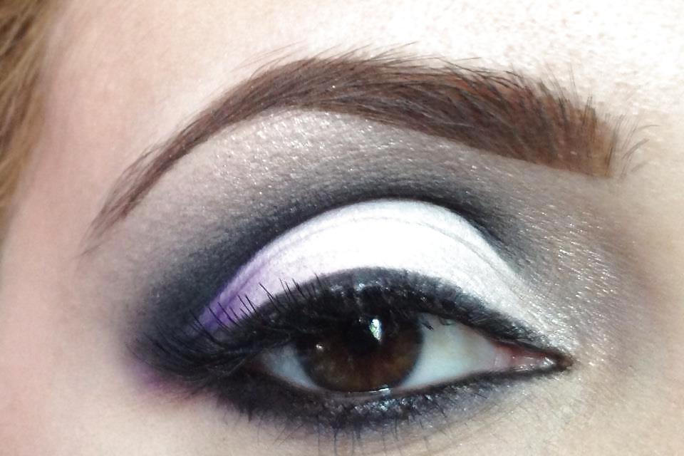 15P Bimbo Training - Makeup