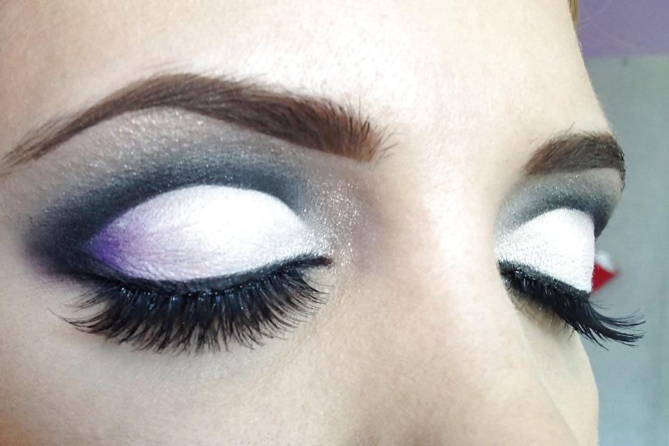15P Bimbo Training - Makeup