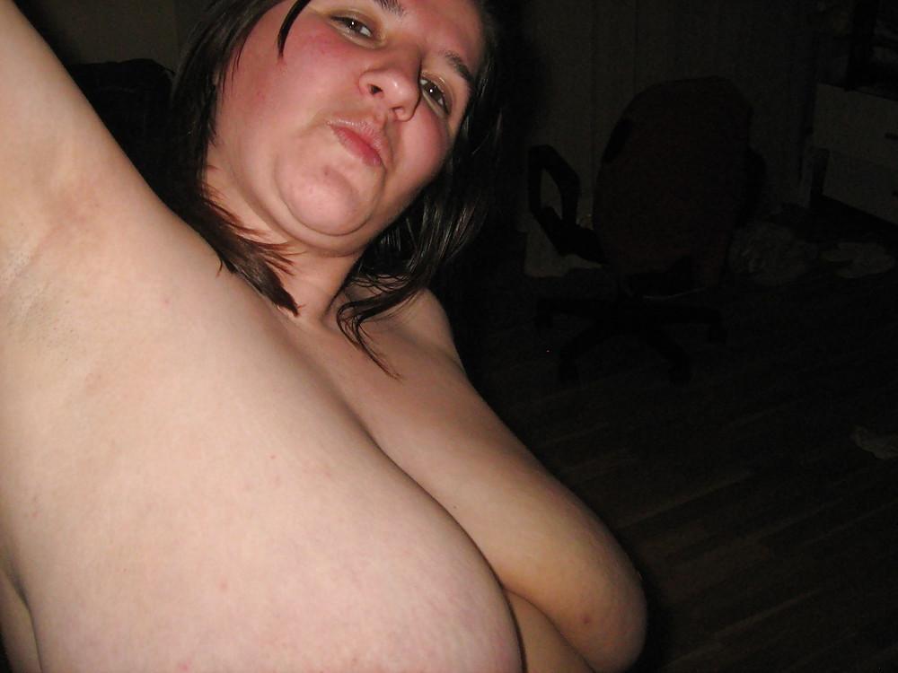 16P FAT HOUSEWIFE