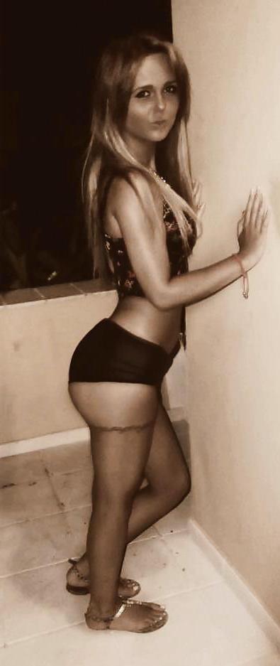 25P Dumb Bimbo Facebook Slut