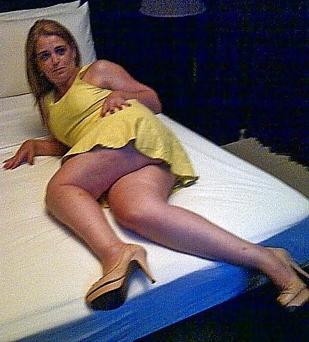 25P My Curvy Brazilian Wife is a hot fucking sex doll... 
