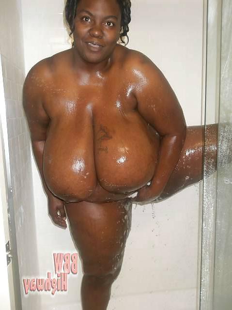 5P Mizz Fantastik and her fat black breast in the shower