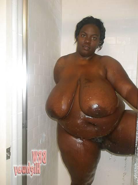 5P Mizz Fantastik and her fat black breast in the shower