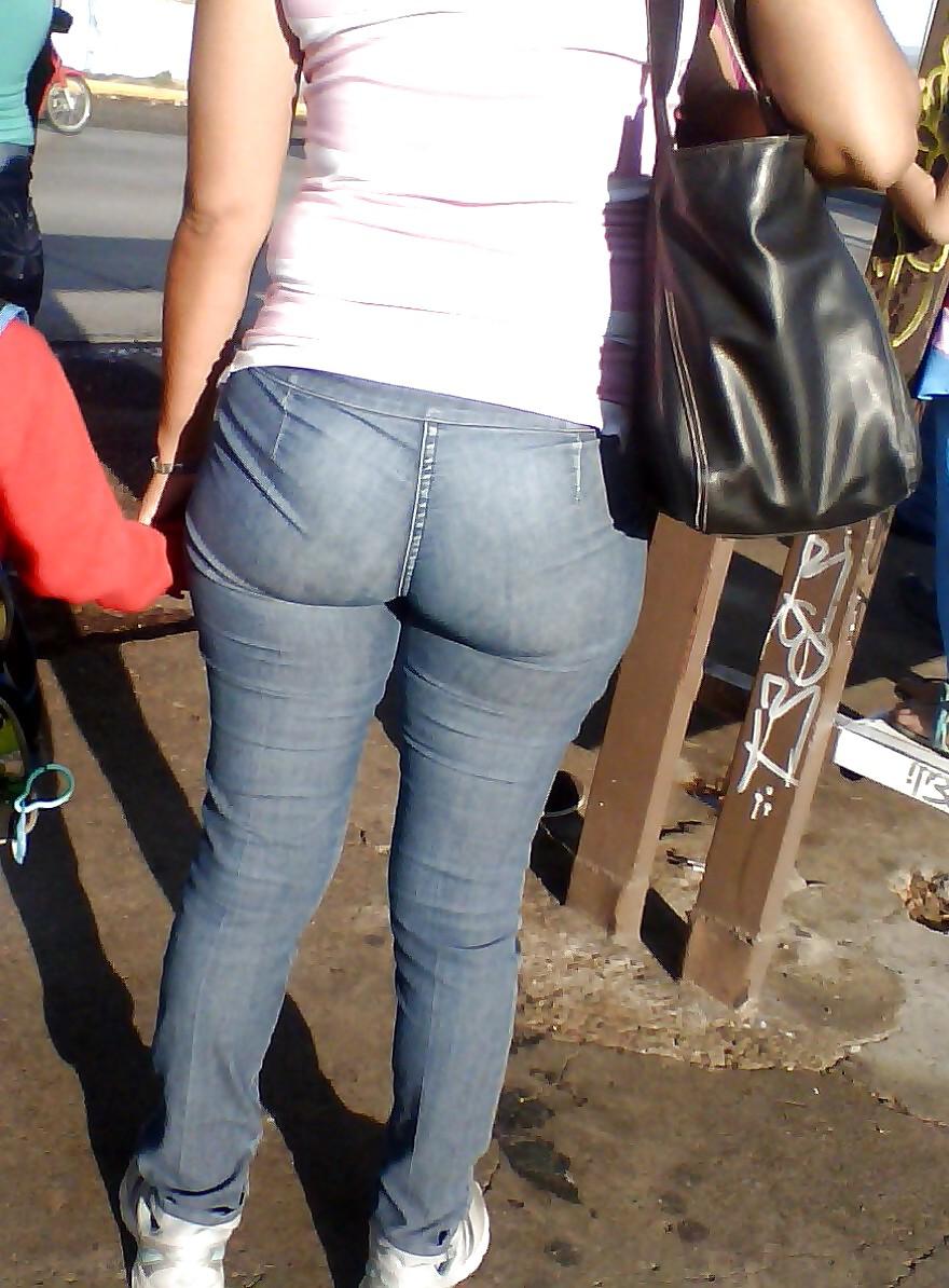 6P Candid latin mom jeans NONPORN