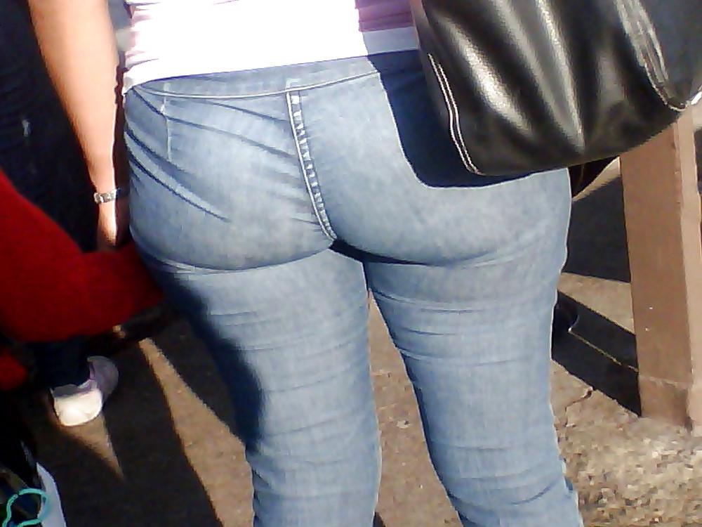 6P Candid latin mom jeans NONPORN