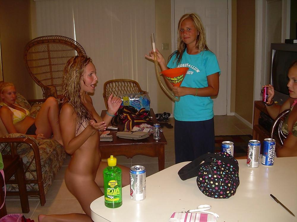 21P Lesbian F4F Slave Play