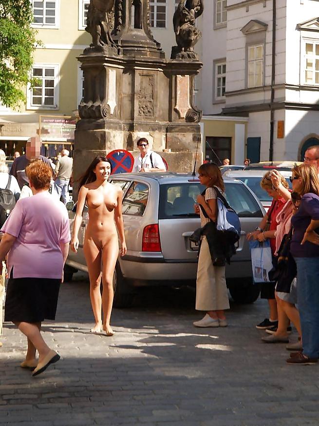 21P Public display 153