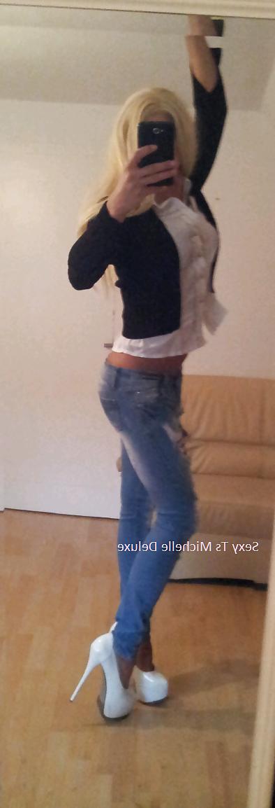 18P Sexy blonde michelle deluxe in jeans nd high heels