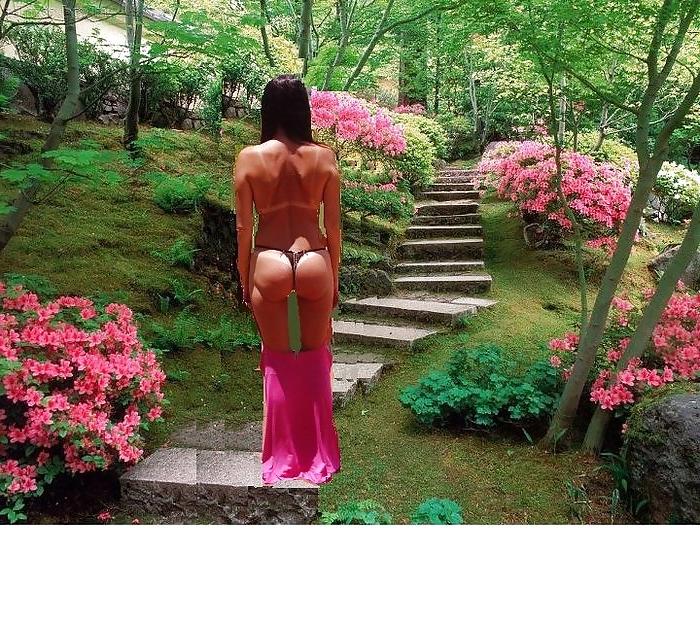 25P Another sexy brazilian amateur public flasher