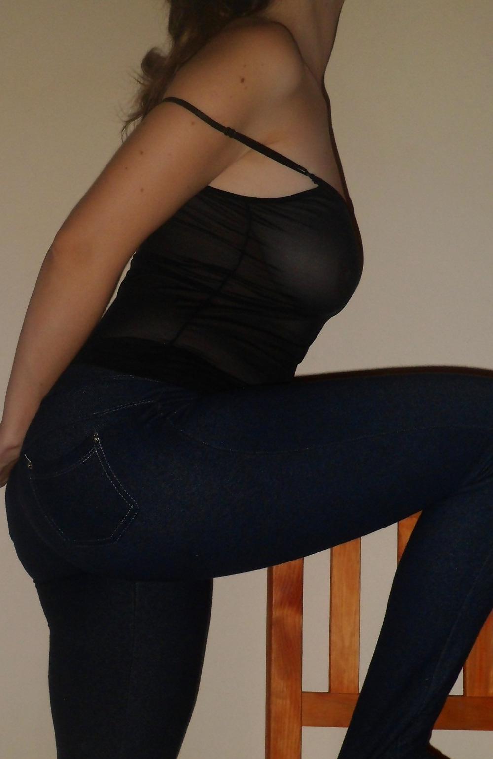 11P Sexy ass tee in jeans and thong