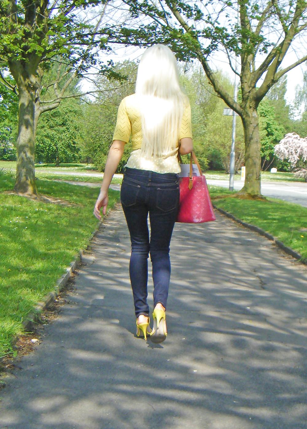 25P Queens in Jeans LLXXXV