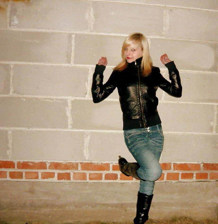 25P Queens in Jeans LLXXXV