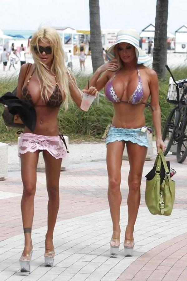 14P Fake plastic bimbo's